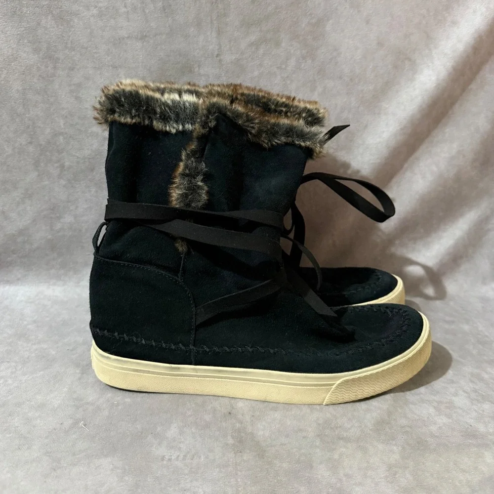 TOMS Suede Faux Fur Wrap Boot Women 9.5 Black Good Lace Up Moccasin Sneaker